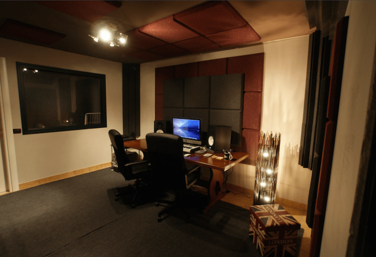 trattamento acustico control room