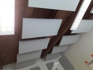 trattamento acustico aula scolastica