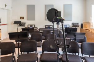 trattamento acustico aula scolastica