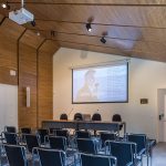 trattamento acustico aula scolastica