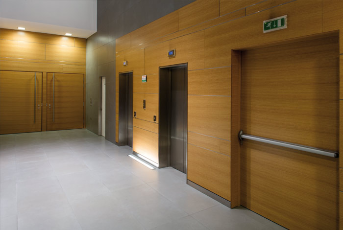 Realizzazione porta acustica fonoisolante in legno