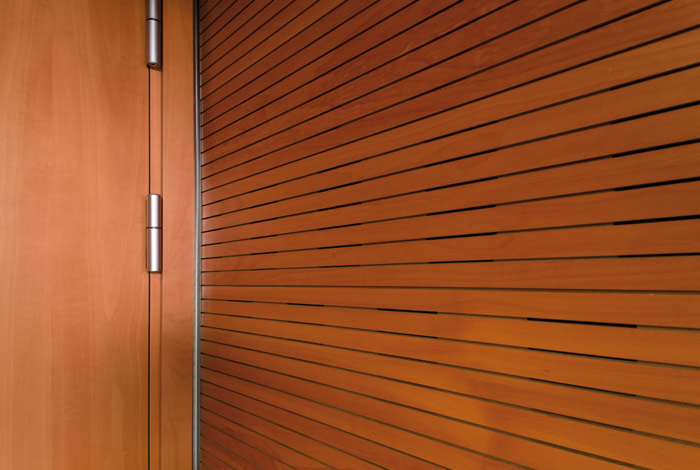 Realizzazione porta acustica fonoisolante in legno