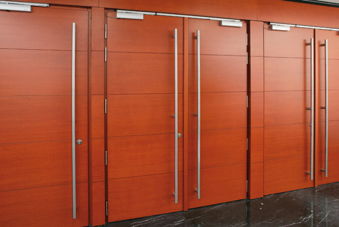 Realizzazione porta acustica fonoisolante in legno