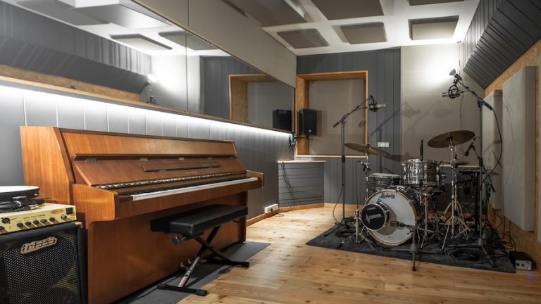 progetto acustico sala batteria
