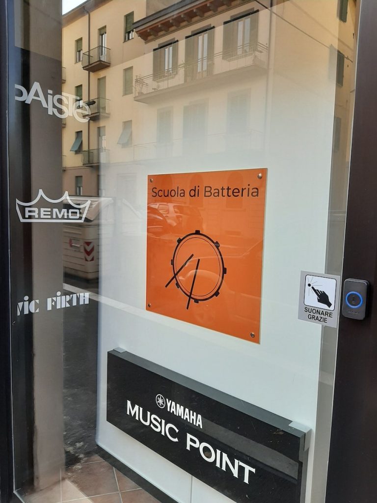trattamento e isolamento acustico scuola batteria 7