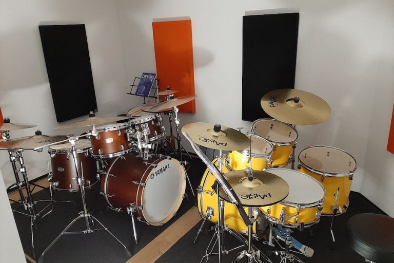 trattamento-acustico-e-isolamento-acustico-scuola-musica6-min trattamento e isolamento acustico scuola batteria 3