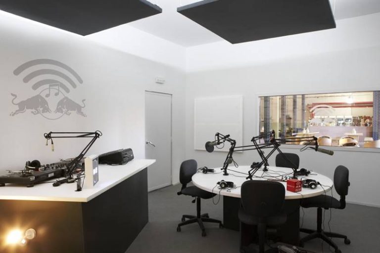 Studio radiofonico RedBull