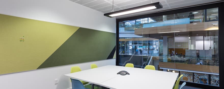 Applicazione Tessuto Fonoassorbente decorativo Autex Vertiface 08