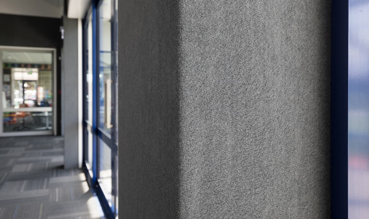 Applicazione Tessuto Fonoassorbente decorativo Autex Vertiface 18