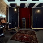strutture custom in legno per flat scenario studio