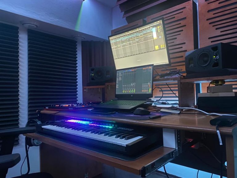 Trattamento acustico control room 1