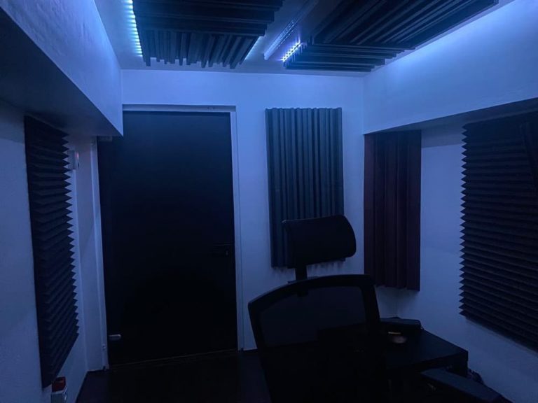 Trattamento acustico control room 2