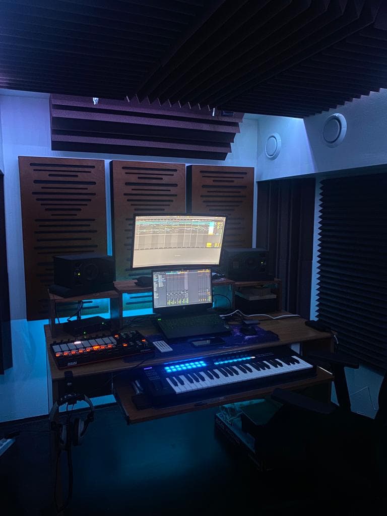 Trattamento acustico control room 3