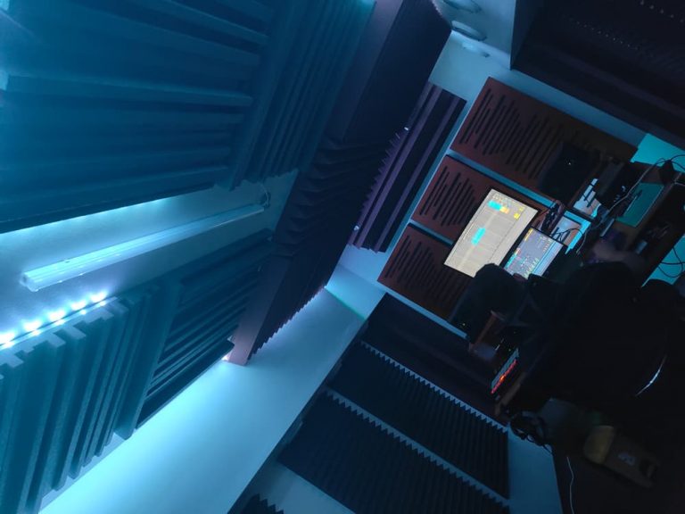 Trattamento acustico control room 6