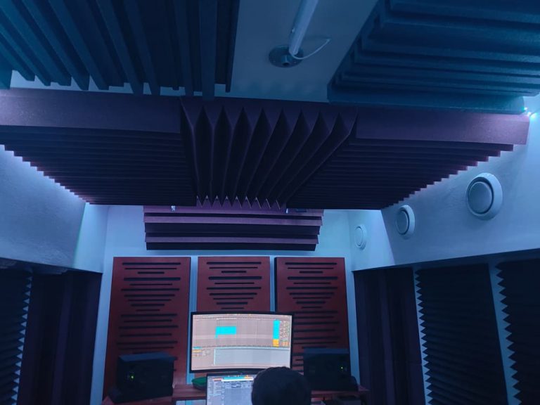 Trattamento acustico control room 8
