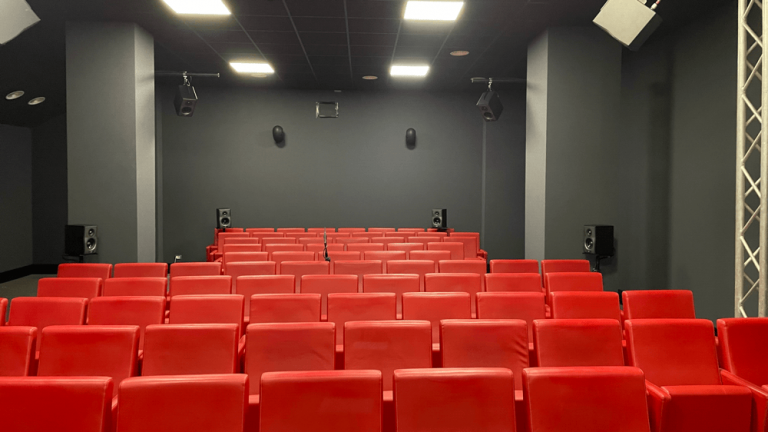 Sala Cinema con sistema Atmos AS29 Studio MOnitors