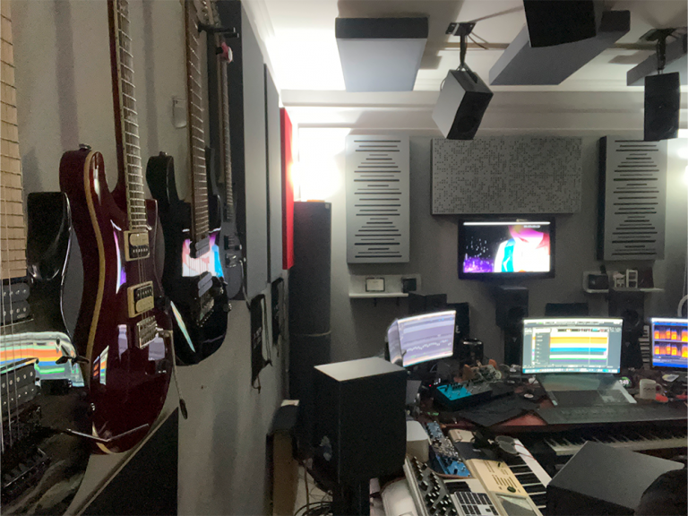 pannelli fonoassorbenti e bass traps Studio Luigi Sansò durante la lavorazione di un progetto animato per Twitch