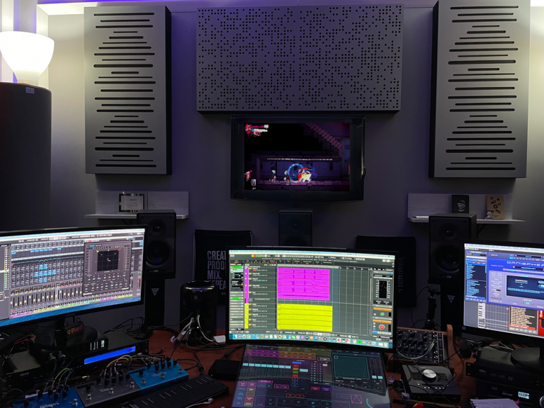 Postazione dello studio Luigi Sansò durante la lavorazione di un videogioco, trattamento acustico