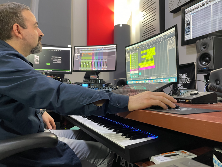 Luigi Sansò in Studio con as29 studio monitor