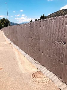 Applicazione Teli fonoassorbenti e fonoisolanti Rapida, per uso esterno ed interno