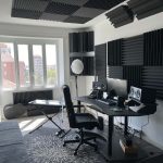 Studio di registrazione con pannelli fonoassorbenti in poliuretano