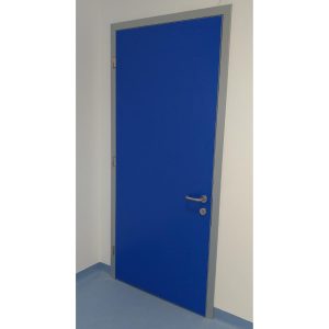 Porta fonoisolante 42dB con ante laminate e telaio in acciaio.