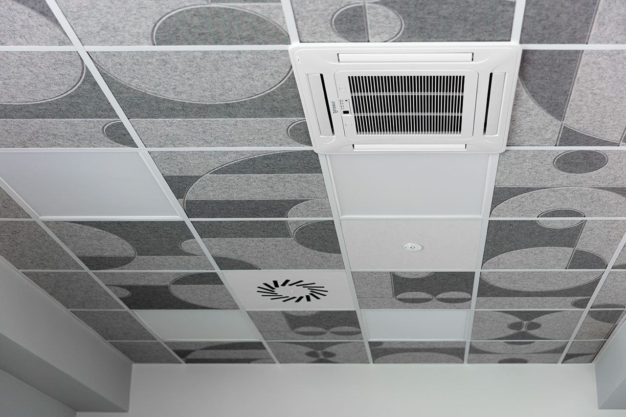 pannello fonoassorbente Mosaic DeFelt per soffitto - applicazione progetto 2