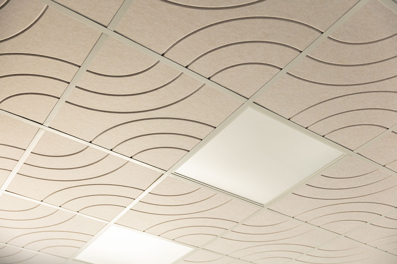 pannello fonoassorbente Wave DeFelt per soffitto - applicazione progetto 1