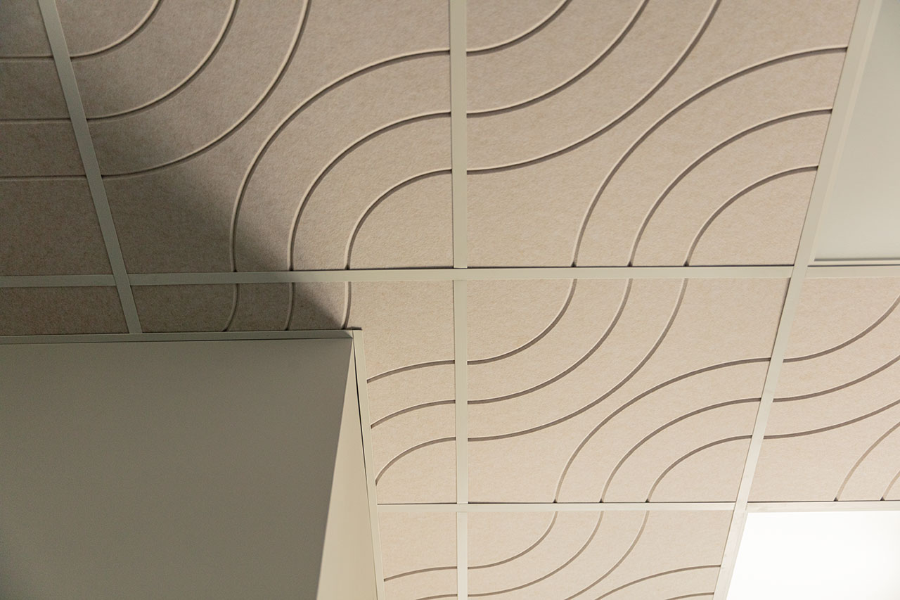 pannello fonoassorbente Wave DeFelt per soffitto - applicazione progetto 3