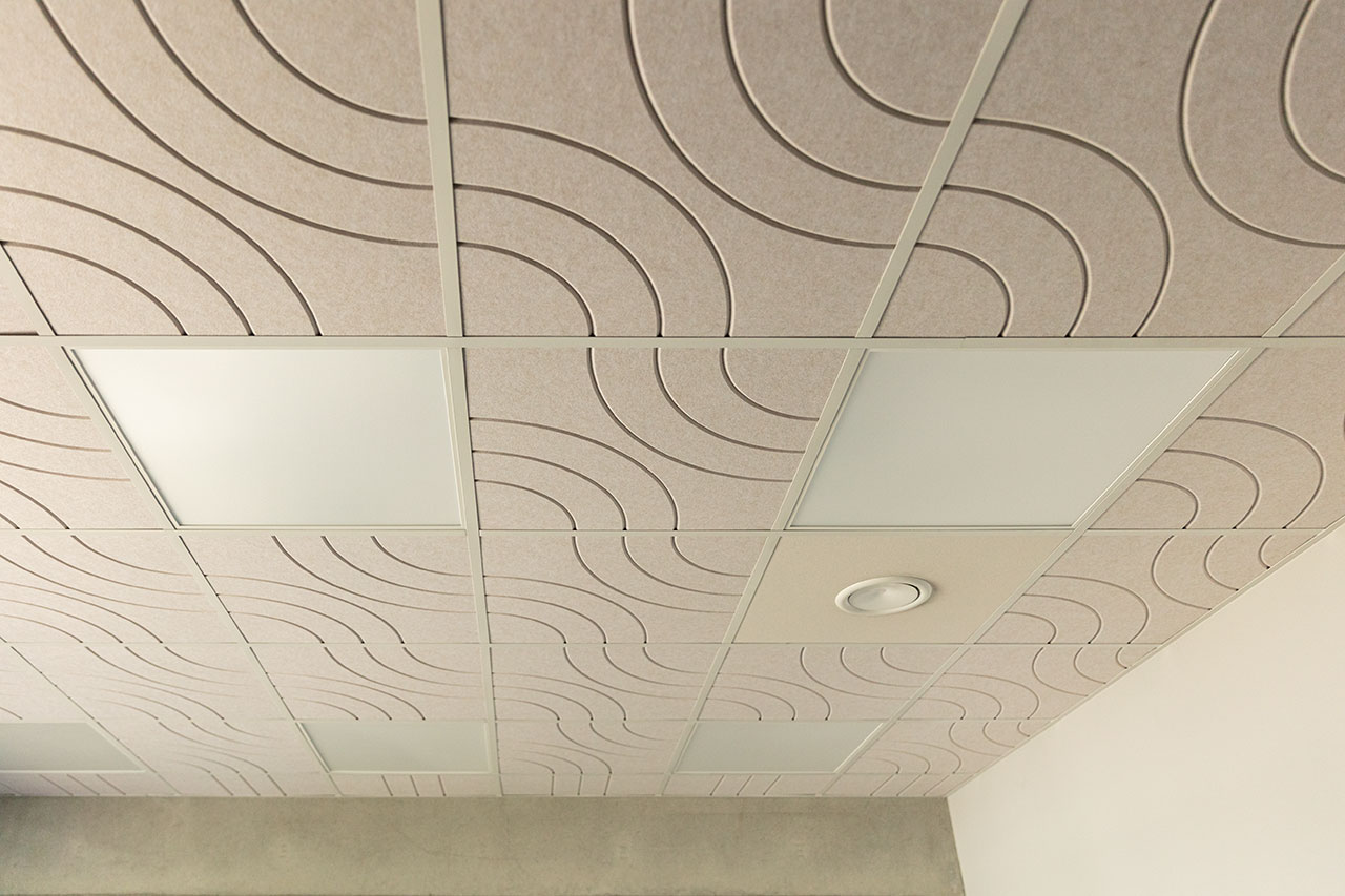 pannello fonoassorbente Wave DeFelt per soffitto - applicazione progetto 5