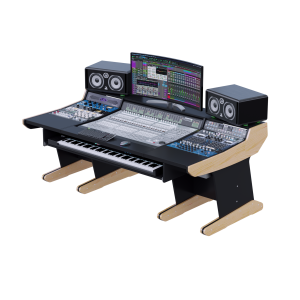 Superficie di controllo Avid C24 incassata in un piano nero, rack laterali di outboard e tastiera master sotto
