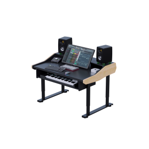 Scrivania sit-stand nera su gambe motorizzate, con monitor da studio, schermo e tastiera a 61 tasti sul vassoio