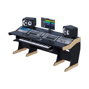 Ampia consolle a piano split-level con banchi di fader, mixer e tastiera 88 tasti fra i fianchi in faggio