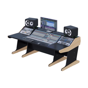 Banco essenziale in nero e faggio con la Neve 8424 al centro, due sole colonne di outboard e monitor sulle ali