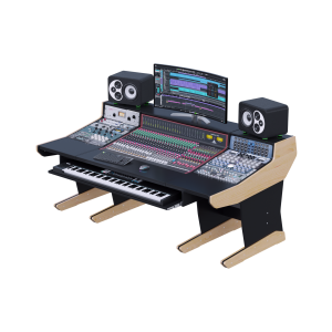 Mixer Trident 68 nel piano, preamp e compressori nei rack laterali, tastiera master nel vassoio estraibile