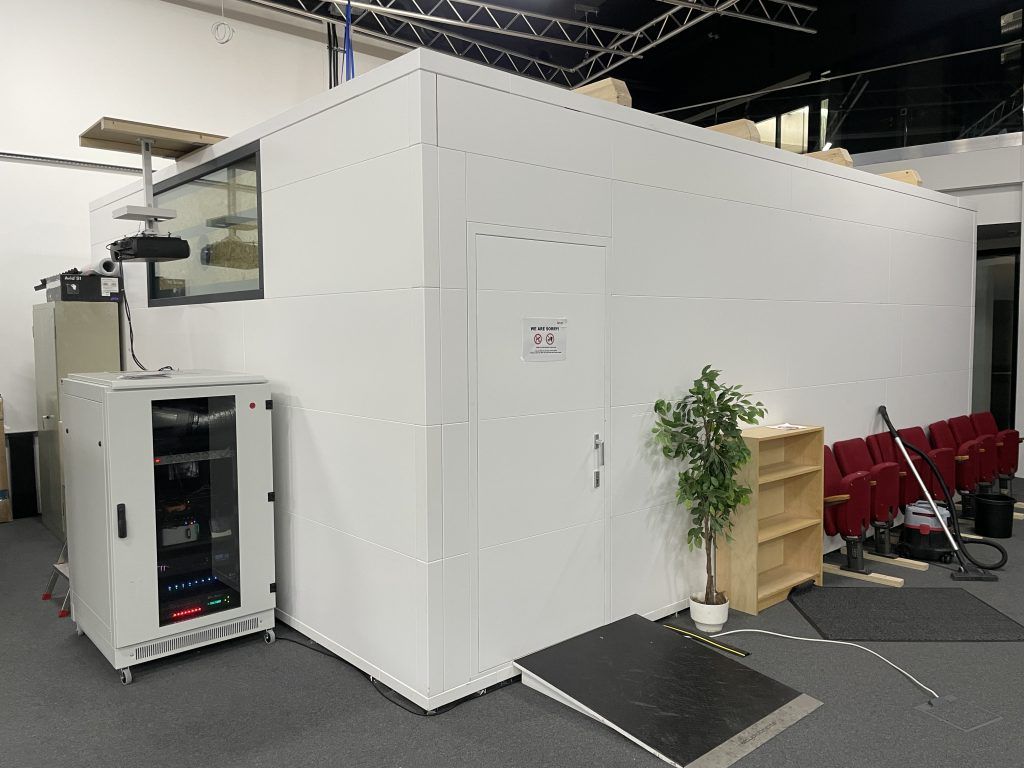 Installazione reale Studiobricks su misura in un ambiente industriale