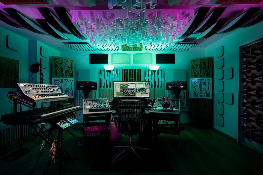 Sessiondesk serie TAV 2.0 nella regia di uno studio reale